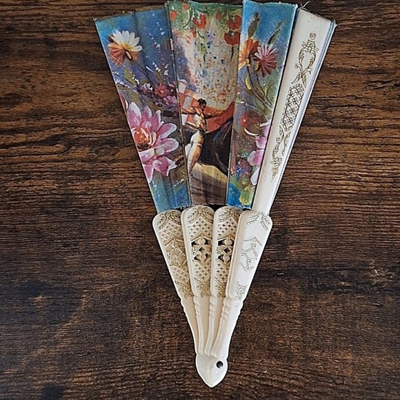 1990s Spanish Fabric Creme Colored Handheld Fan - Picture 4 of 12